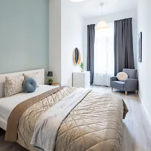 apt-super-central-cozy-next-to-the-eye.inbudapesthotels.com/